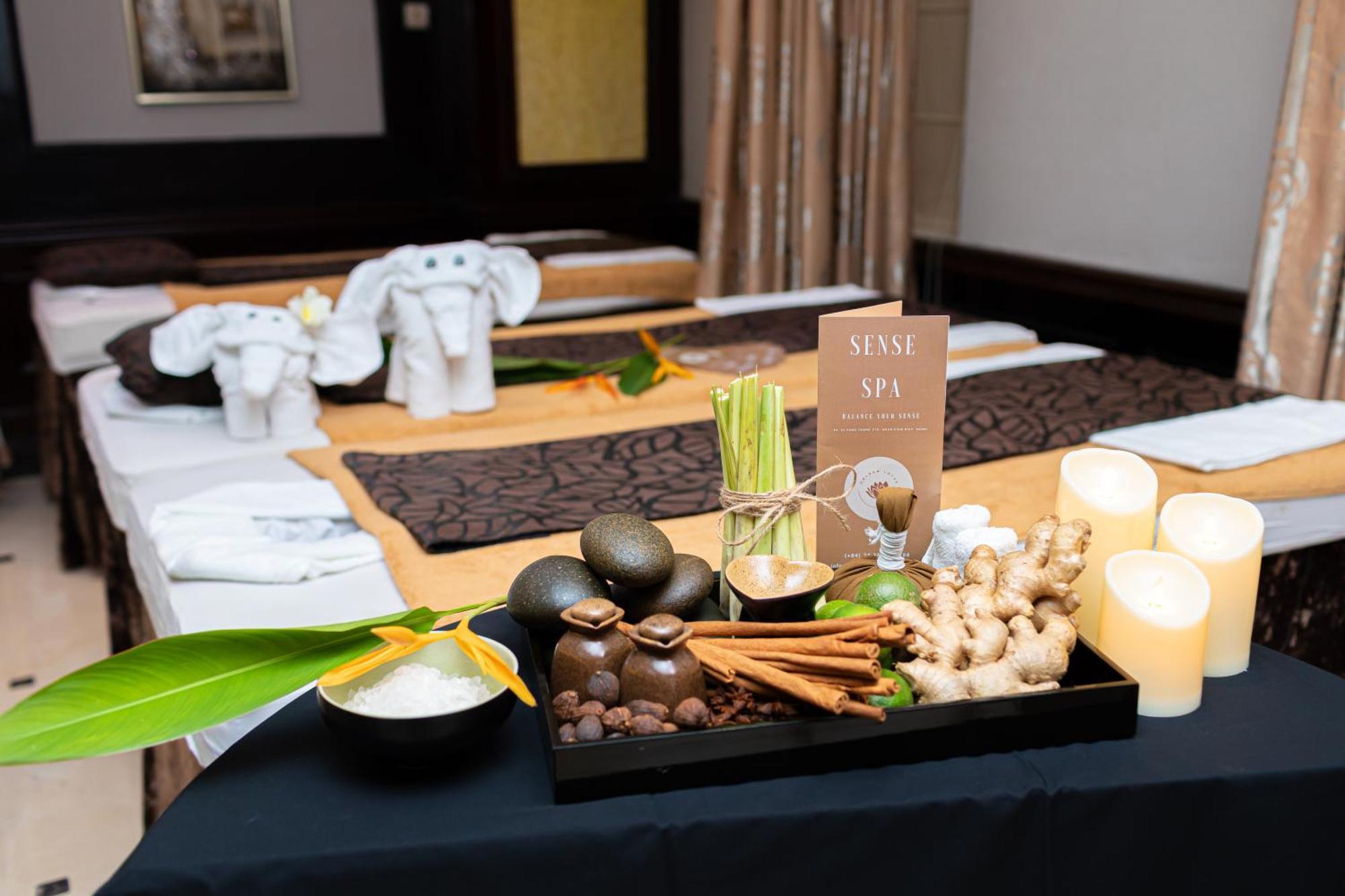 Khách sạn Golden Lotus Luxury