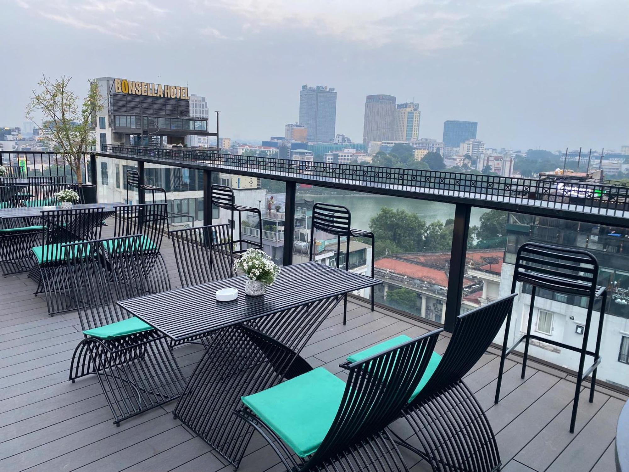 Khách sạn Golden Lotus Luxury 4*