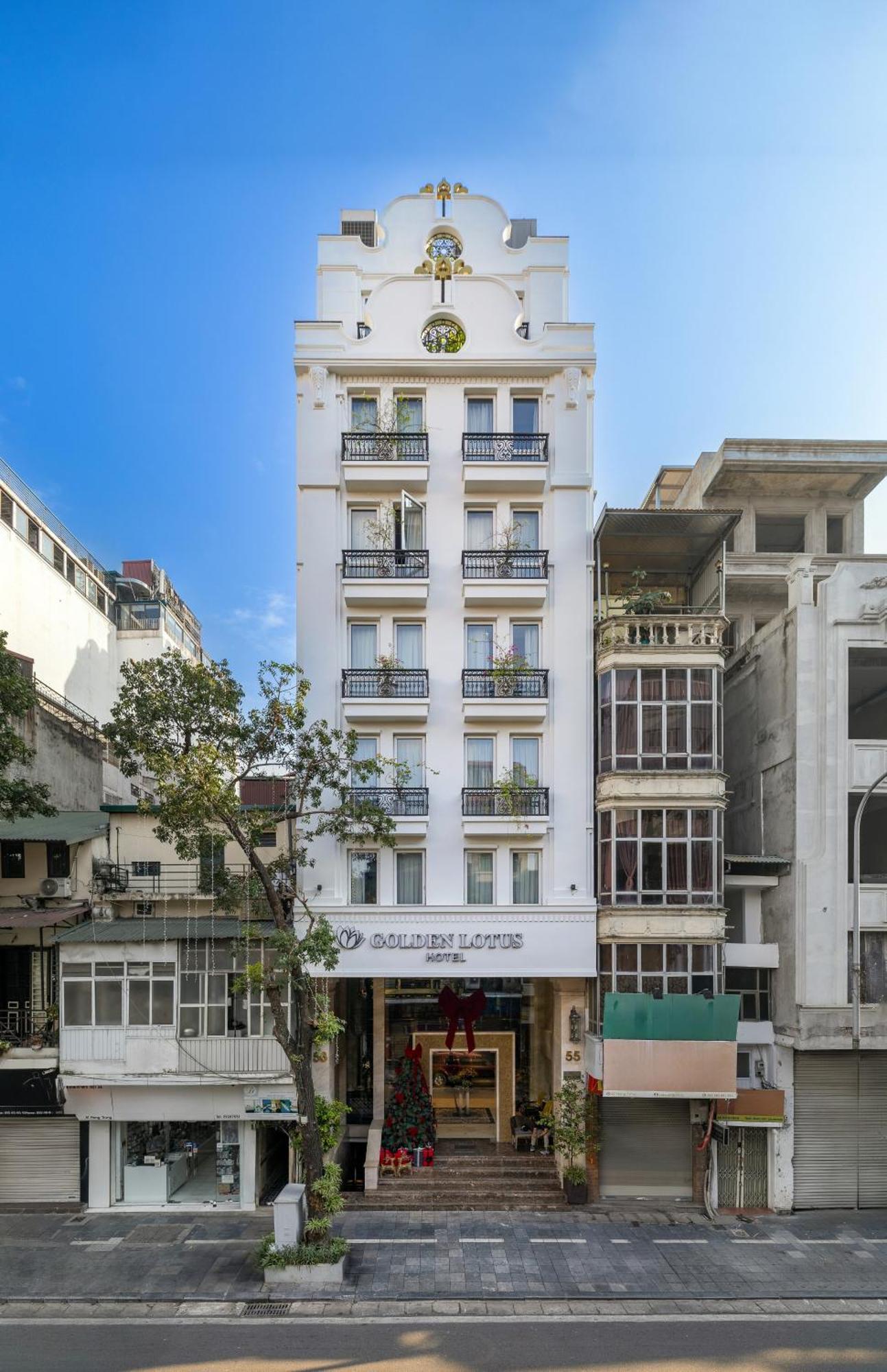 Golden Lotus Luxury Khách sạn 4*