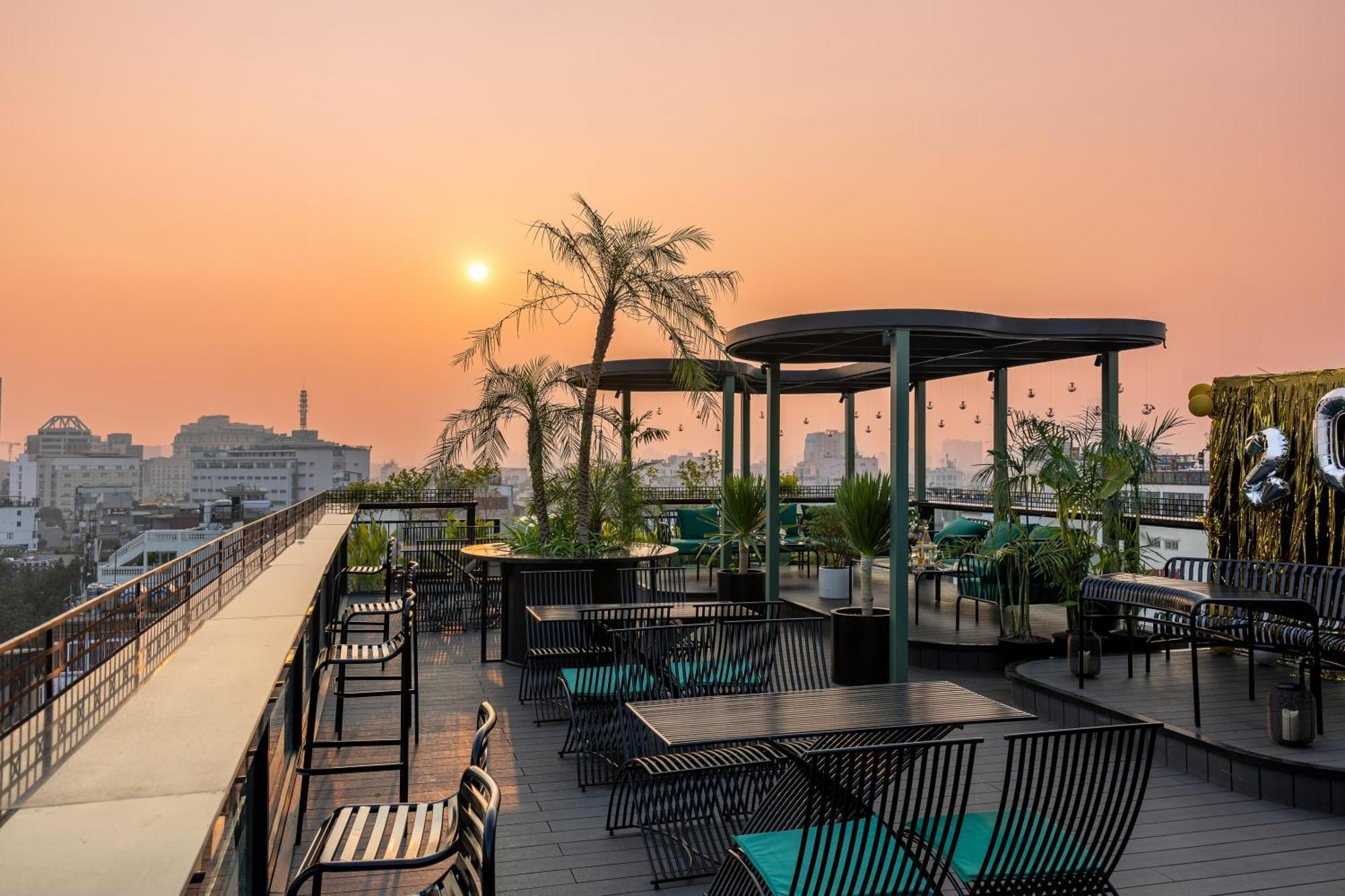 Golden Lotus Luxury Khách sạn