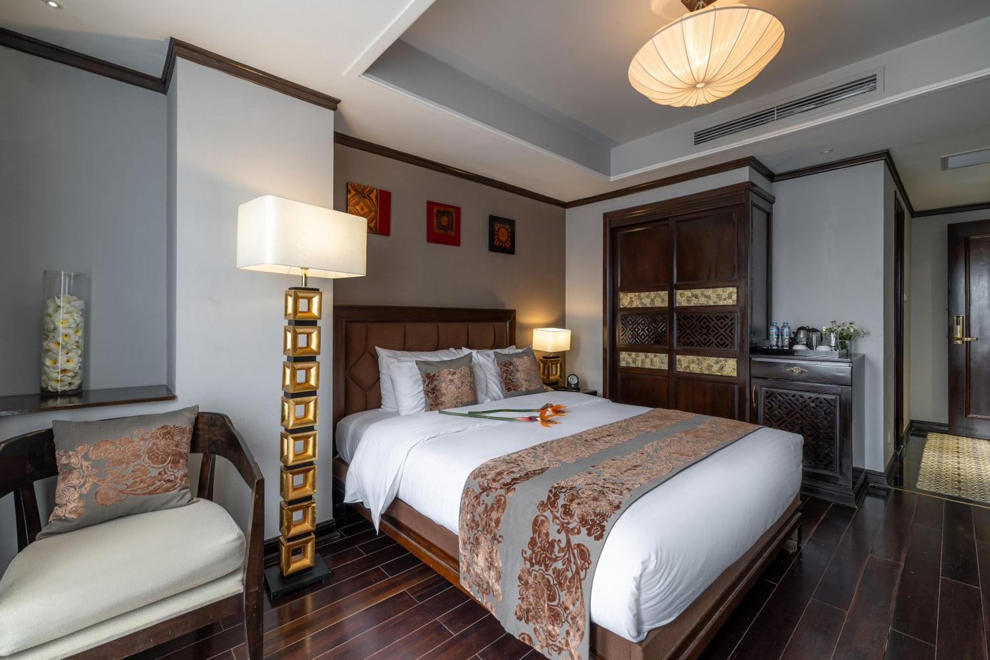 Khách sạn Golden Lotus Luxury Hà Nội